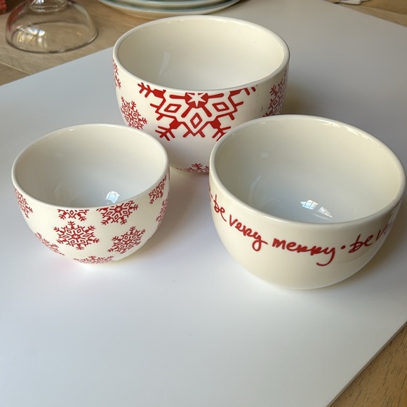 Vintage Set of CRATE & BARREL  Christmas Nesting Bowls - Picture 2 of 7